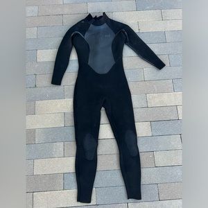 Xcel wetsuit 4/3 mm women’s axis x, size 8S small/medium